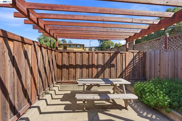 1839 Hill Ave, Hayward, CA 94541