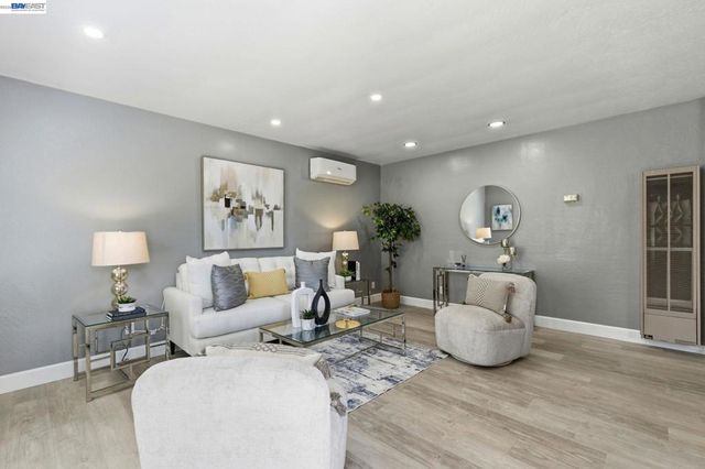 1839 Hill Ave, Hayward, CA 94541