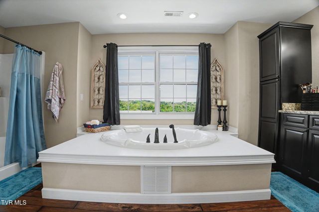 134 Country Acres Drive, Elizabethton, TN 37643