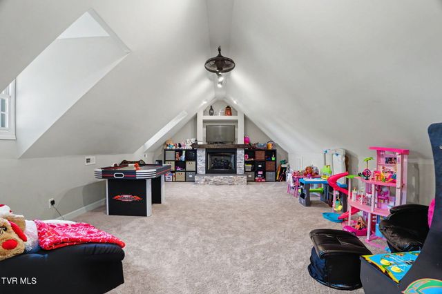 134 Country Acres Drive, Elizabethton, TN 37643