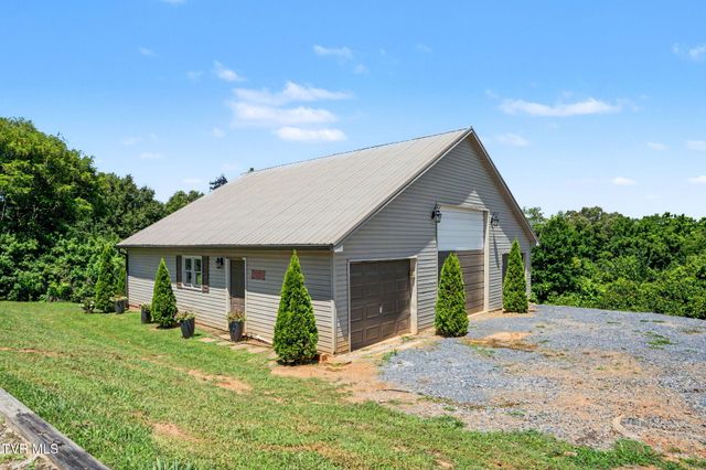134 Country Acres Drive, Elizabethton, TN 37643