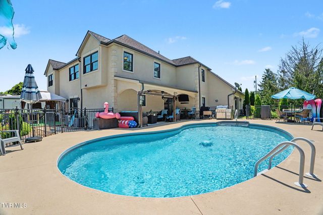 134 Country Acres Drive, Elizabethton, TN 37643