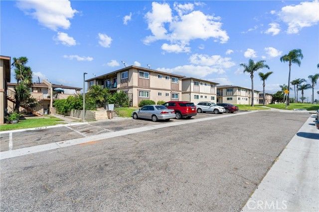 17431 Koledo, Huntington Beach, CA 92647