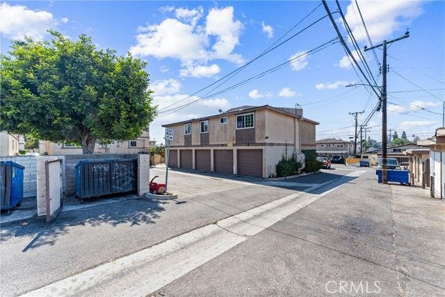 17431 Koledo, Huntington Beach, CA 92647
