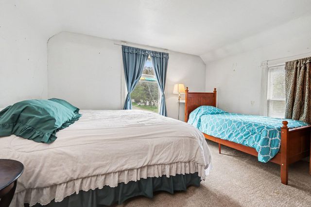 527 N Monroe Street, Lowell, MI 49331