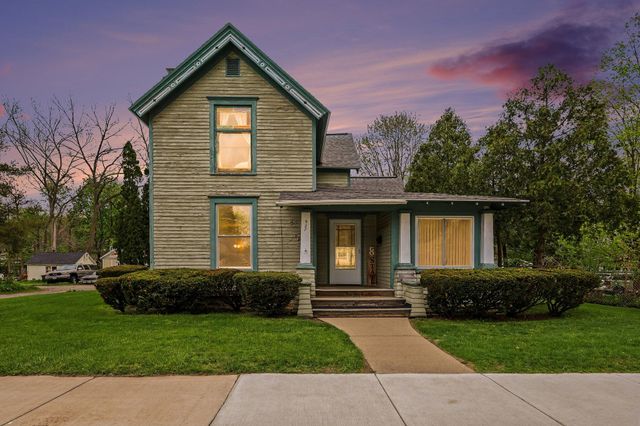 527 N Monroe Street, Lowell, MI 49331