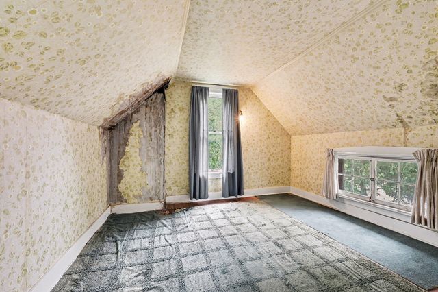 527 N Monroe Street, Lowell, MI 49331