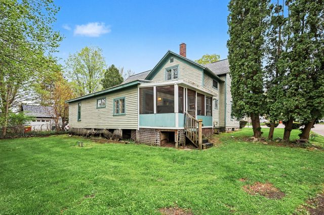527 N Monroe Street, Lowell, MI 49331