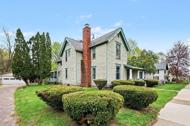 527 N Monroe Street, Lowell, MI 49331