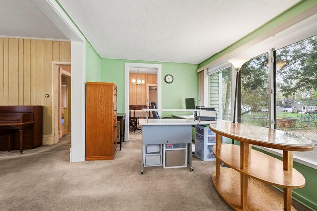 527 N Monroe Street, Lowell, MI 49331