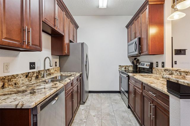 145 N PEARL LAKE CSWY 208, Altamonte Springs, FL 32714