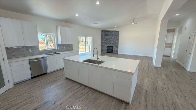 14416 Ricaree Road, Apple Valley, CA 92307