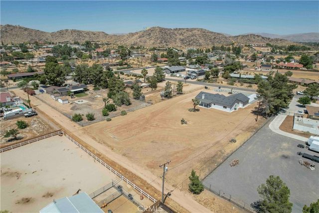 14416 Ricaree Road, Apple Valley, CA 92307