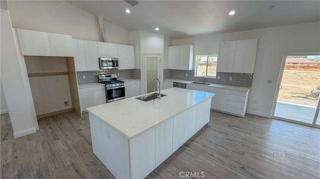 14416 Ricaree Road, Apple Valley, CA 92307