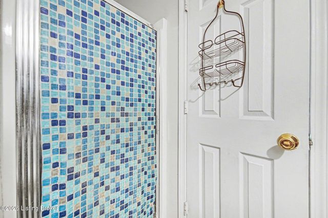 121 Marcia Dr, Lawrenceburg, KY 40342