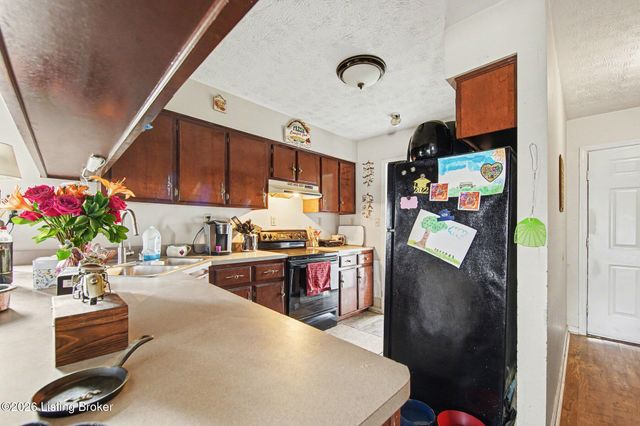 121 Marcia Dr, Lawrenceburg, KY 40342