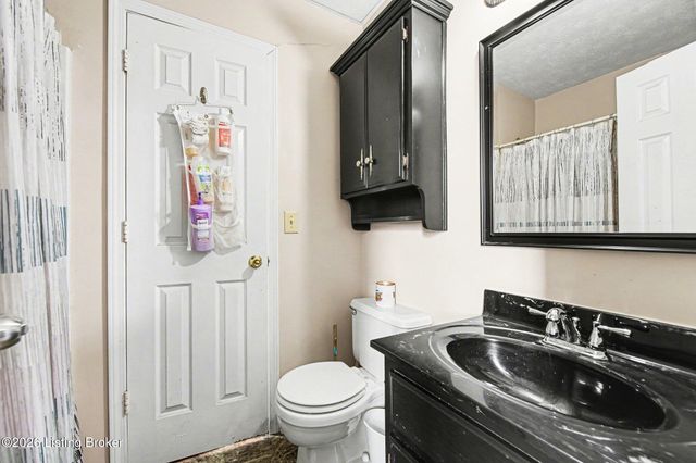 121 Marcia Dr, Lawrenceburg, KY 40342