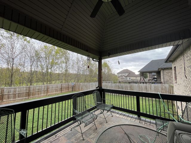 951 Terrace Creek Ln, Clarksville, TN 37040