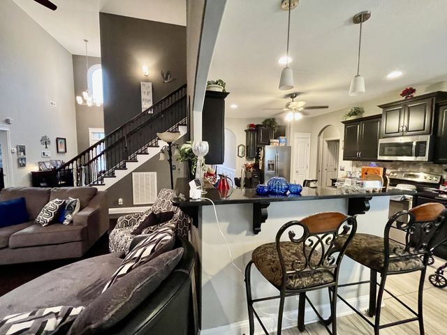 951 Terrace Creek Ln, Clarksville, TN 37040