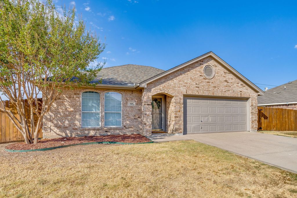 549 Bretts Way, Burleson, TX 76028 — photo 3