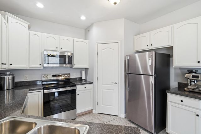 562 Rivers Breeze Drive, Ludlow, KY 41016