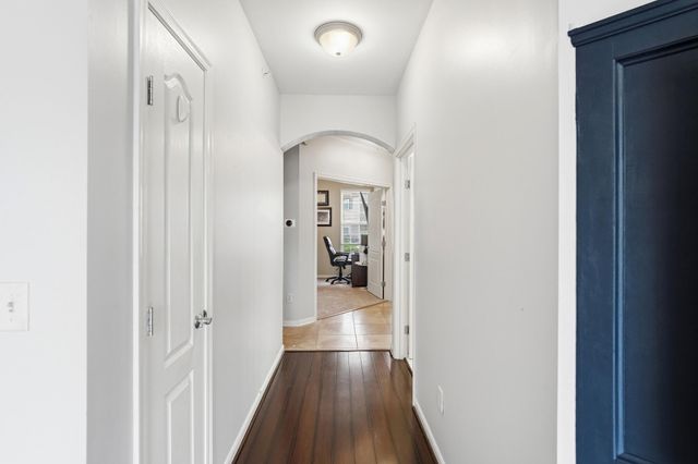 562 Rivers Breeze Drive, Ludlow, KY 41016