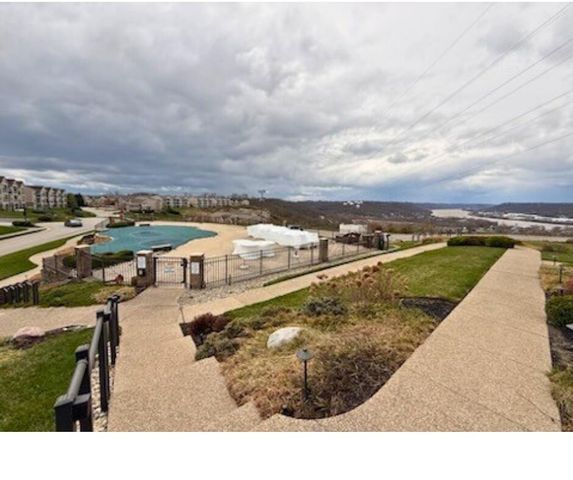 562 Rivers Breeze Drive, Ludlow, KY 41016