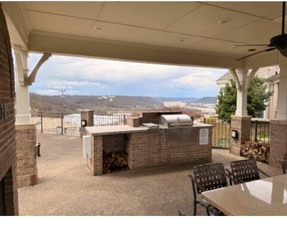 562 Rivers Breeze Drive, Ludlow, KY 41016