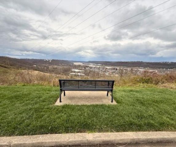 562 Rivers Breeze Drive, Ludlow, KY 41016