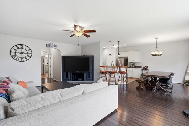 562 Rivers Breeze Drive, Ludlow, KY 41016