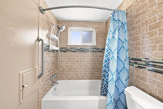 37340 Castleton Drive, Sterling Heights, MI 48312