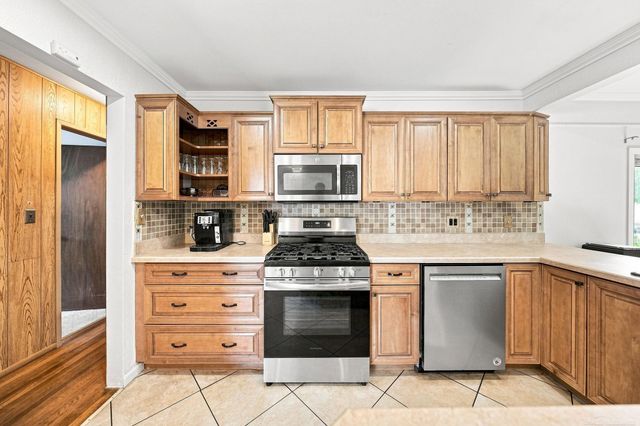 37340 Castleton Drive, Sterling Heights, MI 48312