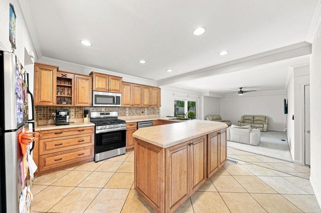 37340 Castleton Drive, Sterling Heights, MI 48312