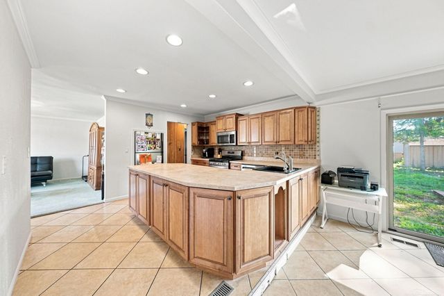 37340 Castleton Drive, Sterling Heights, MI 48312