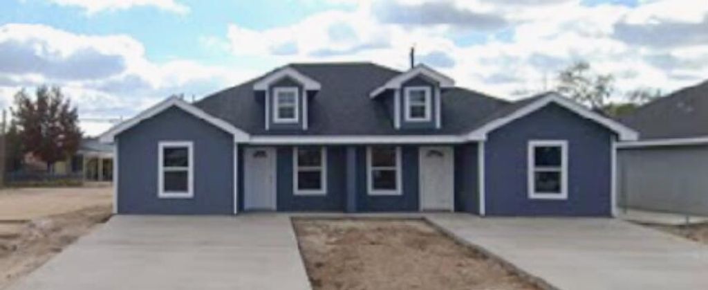 Image 1 of property listing at 209 W Avenue C A, San Angelo, TX 76903