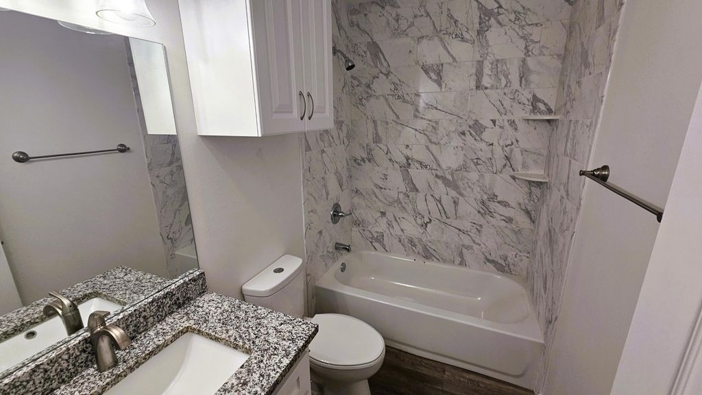 Image 10 of property listing at 209 W Avenue C A, San Angelo, TX 76903