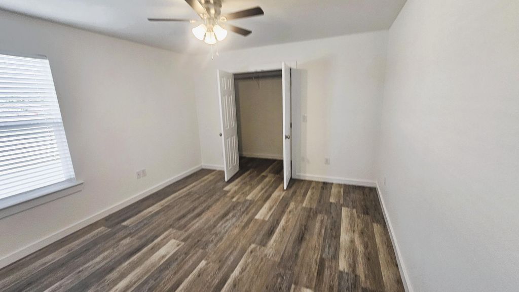 Image 5 of property listing at 209 W Avenue C A, San Angelo, TX 76903