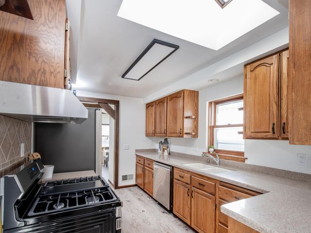 8849 Columbus Avenue S, Bloomington, MN 55420