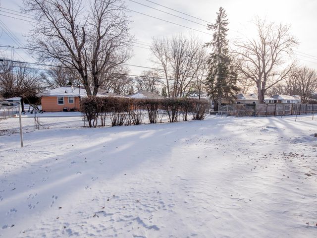 8849 Columbus Avenue S, Bloomington, MN 55420