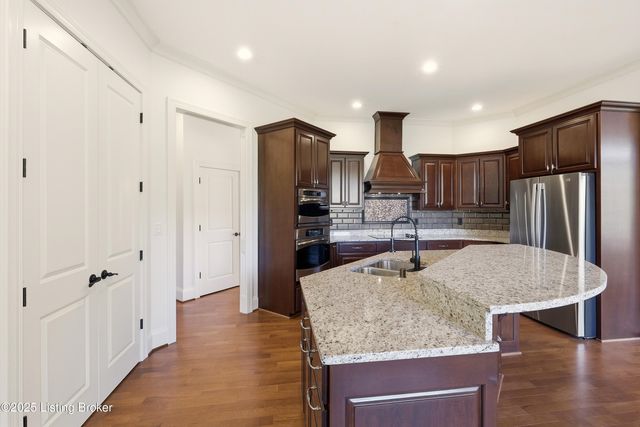 4123 Sanctuary Bluff Ln, Louisville, KY 40241