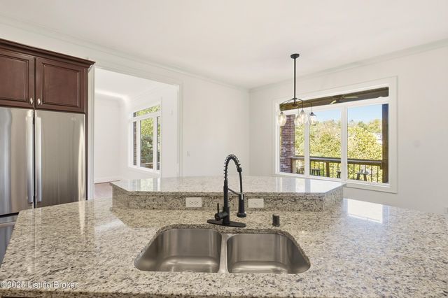 4123 Sanctuary Bluff Ln, Louisville, KY 40241