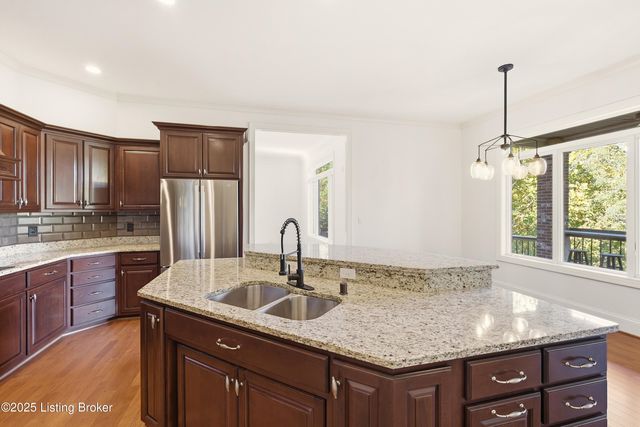 4123 Sanctuary Bluff Ln, Louisville, KY 40241