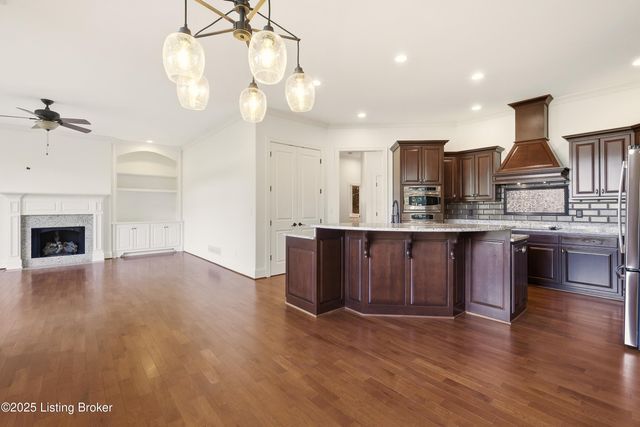 4123 Sanctuary Bluff Ln, Louisville, KY 40241