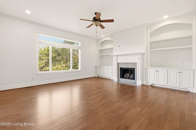 4123 Sanctuary Bluff Ln, Louisville, KY 40241