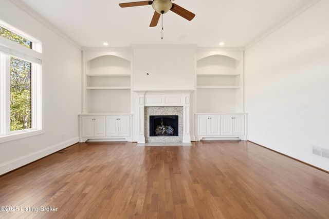 4123 Sanctuary Bluff Ln, Louisville, KY 40241