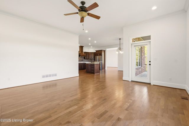 4123 Sanctuary Bluff Ln, Louisville, KY 40241