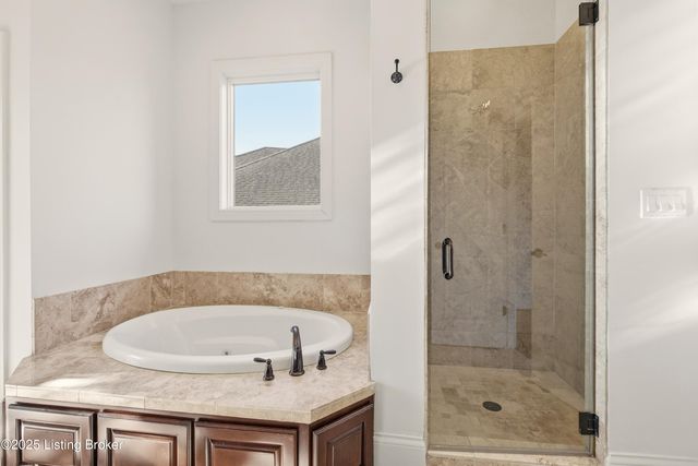 4123 Sanctuary Bluff Ln, Louisville, KY 40241