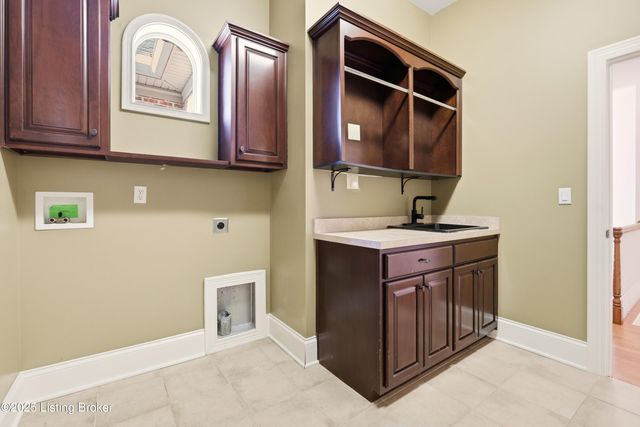 4123 Sanctuary Bluff Ln, Louisville, KY 40241