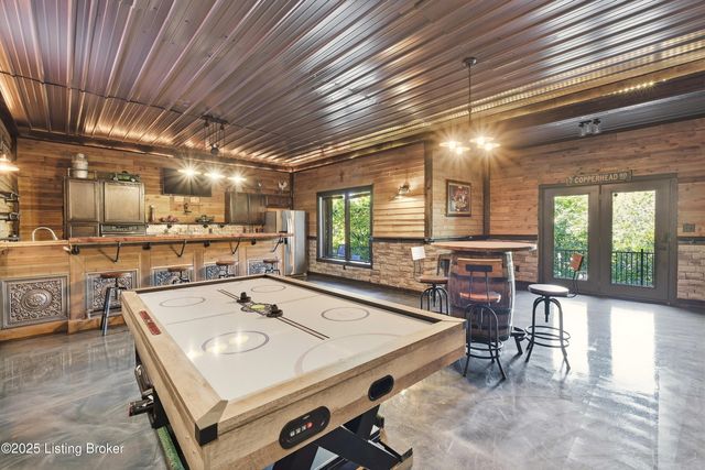 4123 Sanctuary Bluff Ln, Louisville, KY 40241