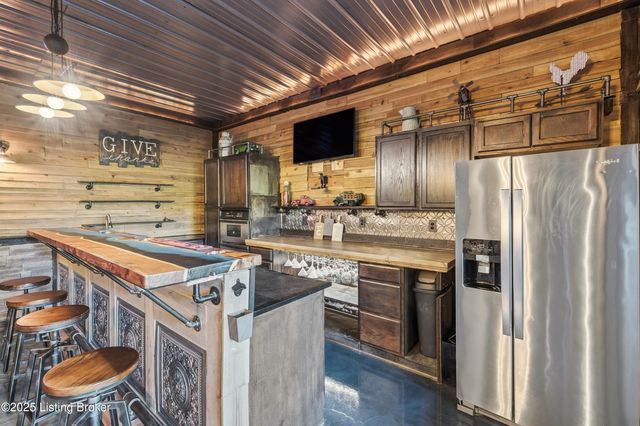 4123 Sanctuary Bluff Ln, Louisville, KY 40241